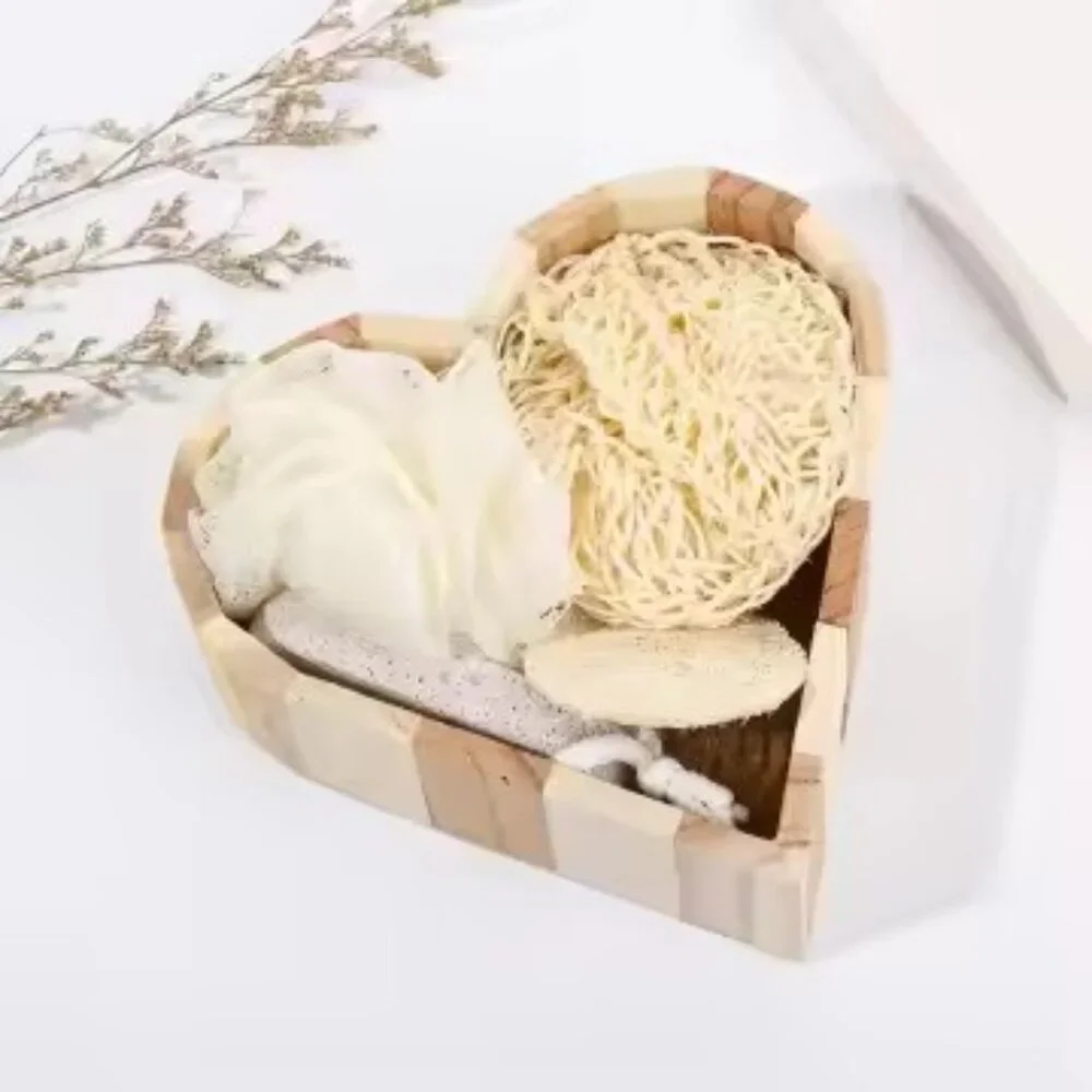 Heart-Shaped Bath Gift Set – Spa Essentials in Wooden Box